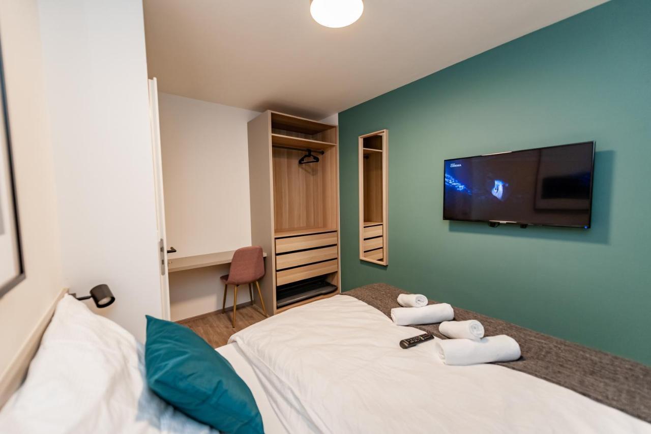 Apartments 4U: Kampus Upstairs Hradec Králové 外观 照片